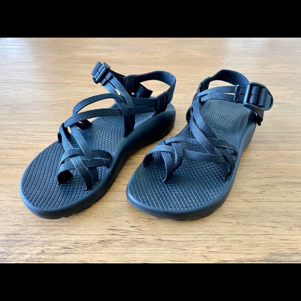 Women’s ZX/2 Classic Black Chaco Size 7